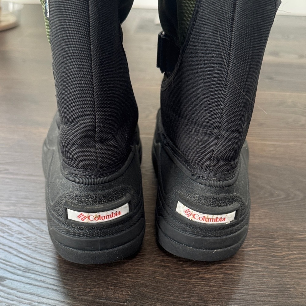 Columbia Black and Green Kids waterproof Snow Winter Boots size 4 - Picture 5 of 6
